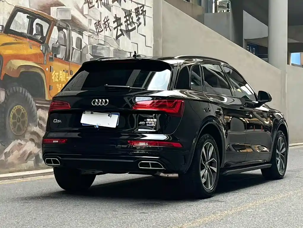 Audi Q5L — фото 5