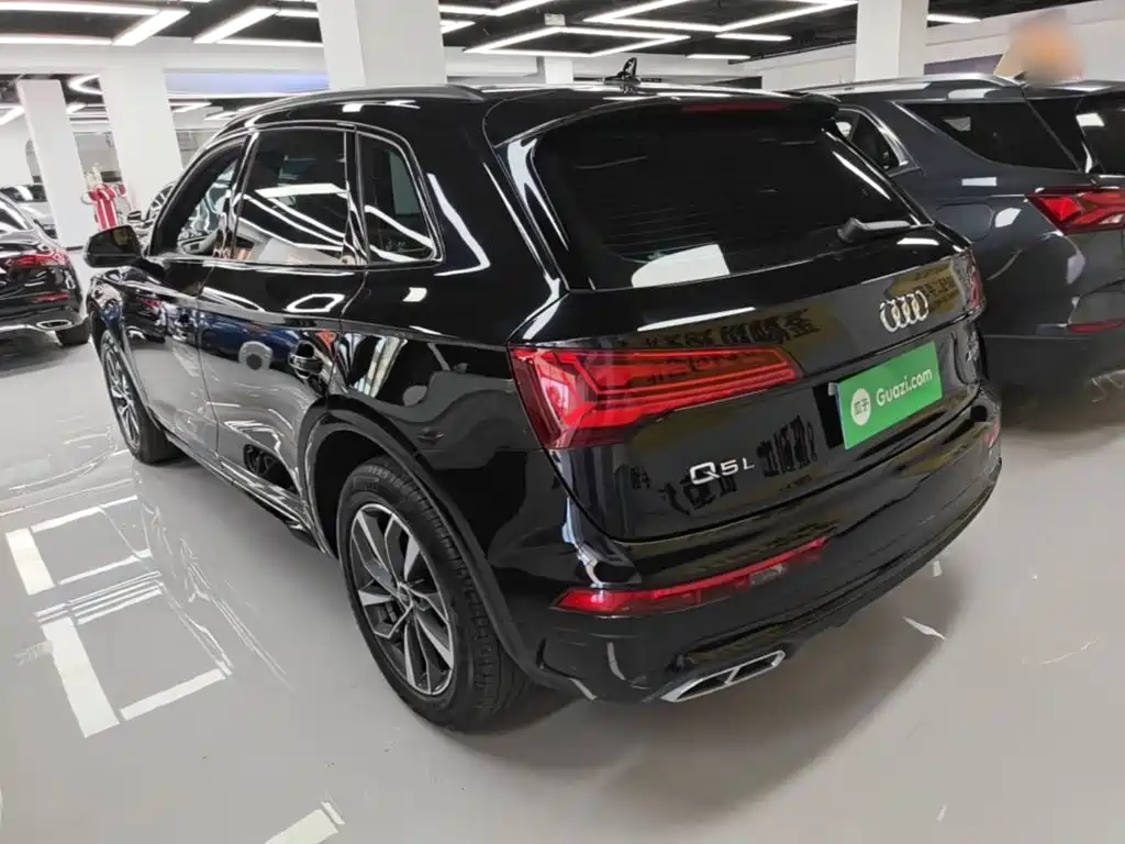 Audi Q5L — фото 5