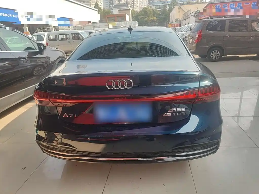 Audi A7L — фото 6