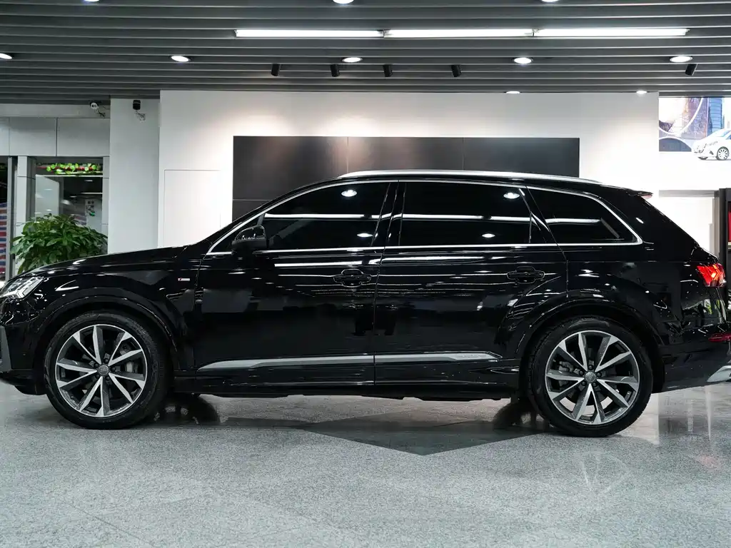 Audi Q7 — фото 3