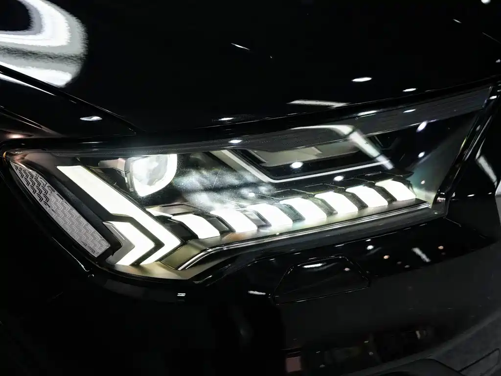 Audi Q7 — фото 4