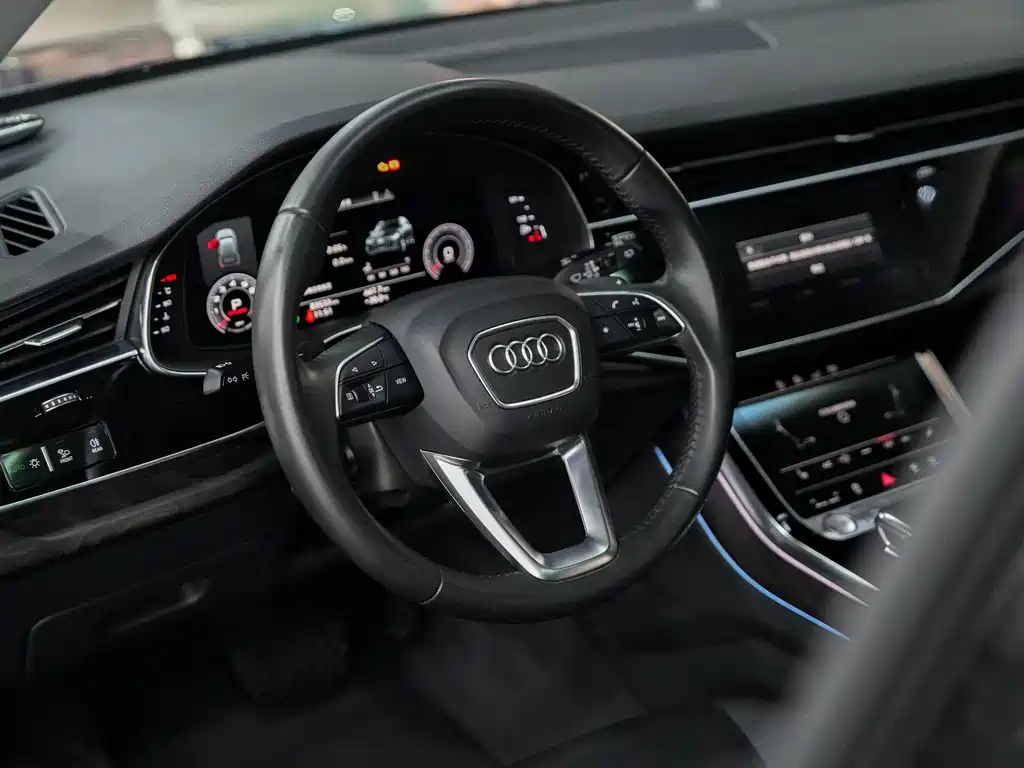 Audi Q7 — фото 5