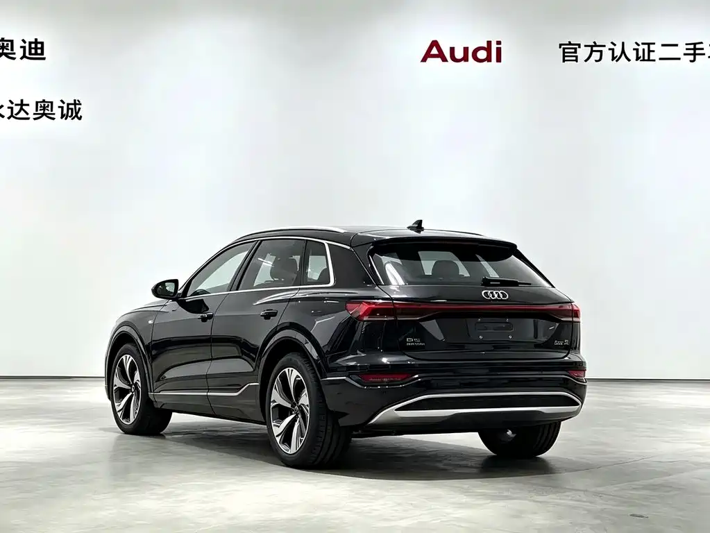 Audi Q6L e-tron — фото 2