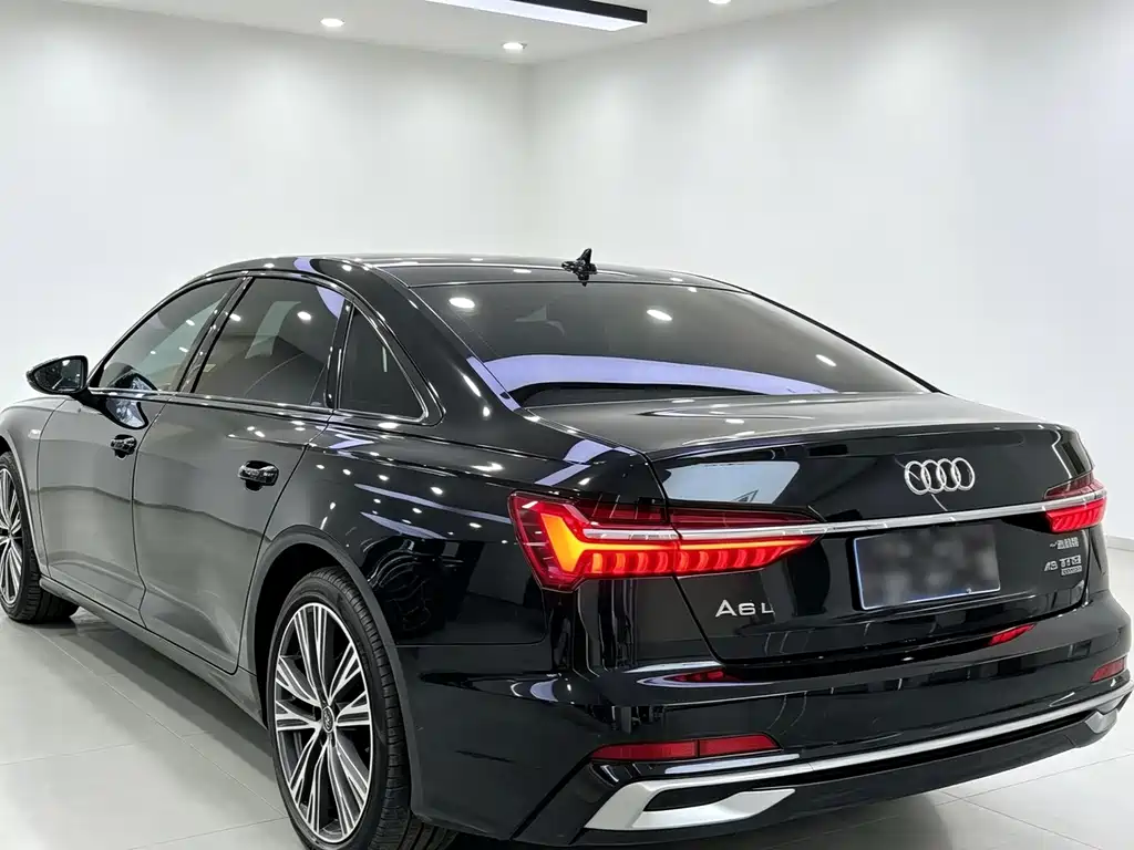Audi A6L — фото 10