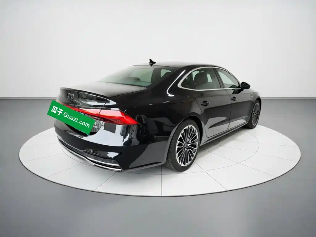 Audi A7L — фото 6