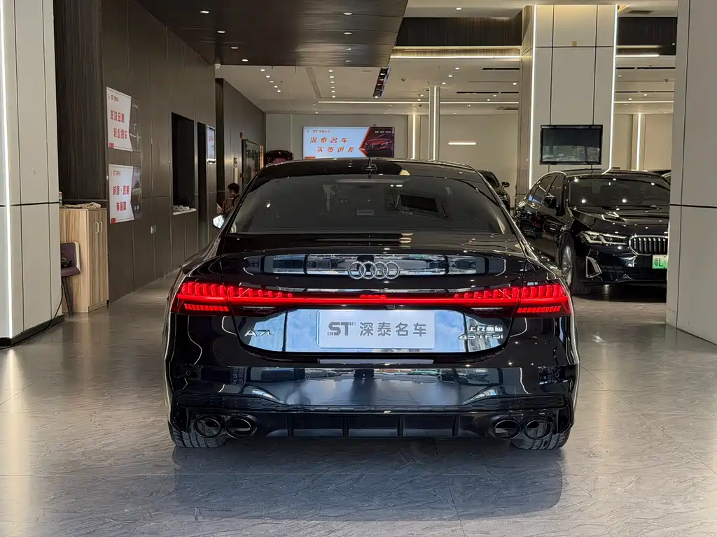 Audi A7L — фото 5