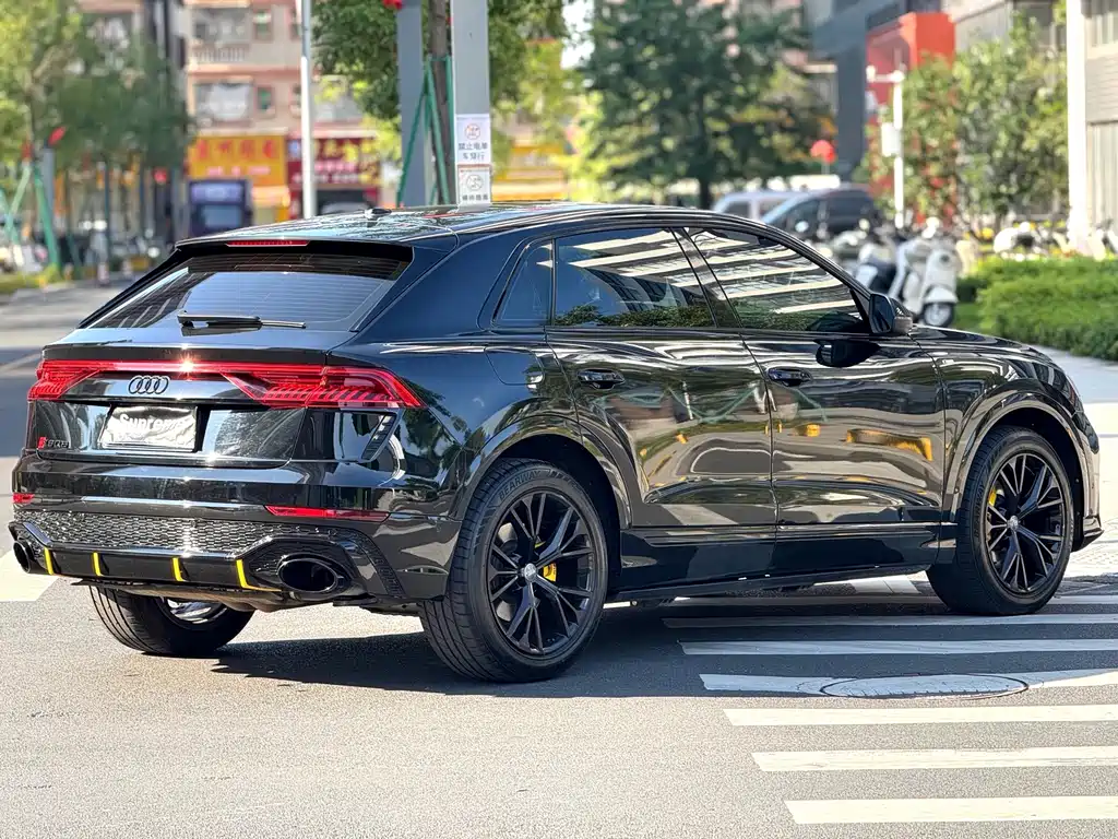 Audi Q8 — фото 7