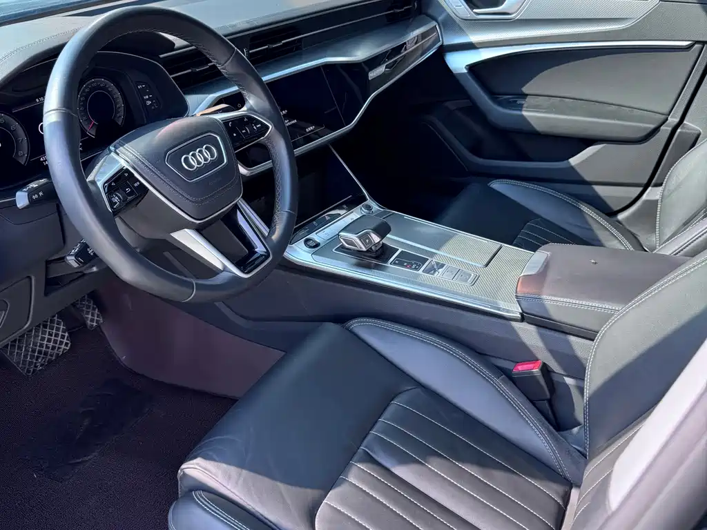 Audi A6L — фото 10