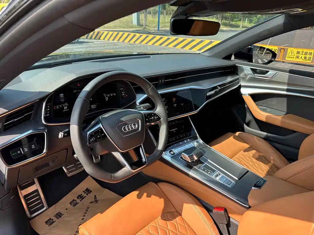 Audi A7L — фото 11