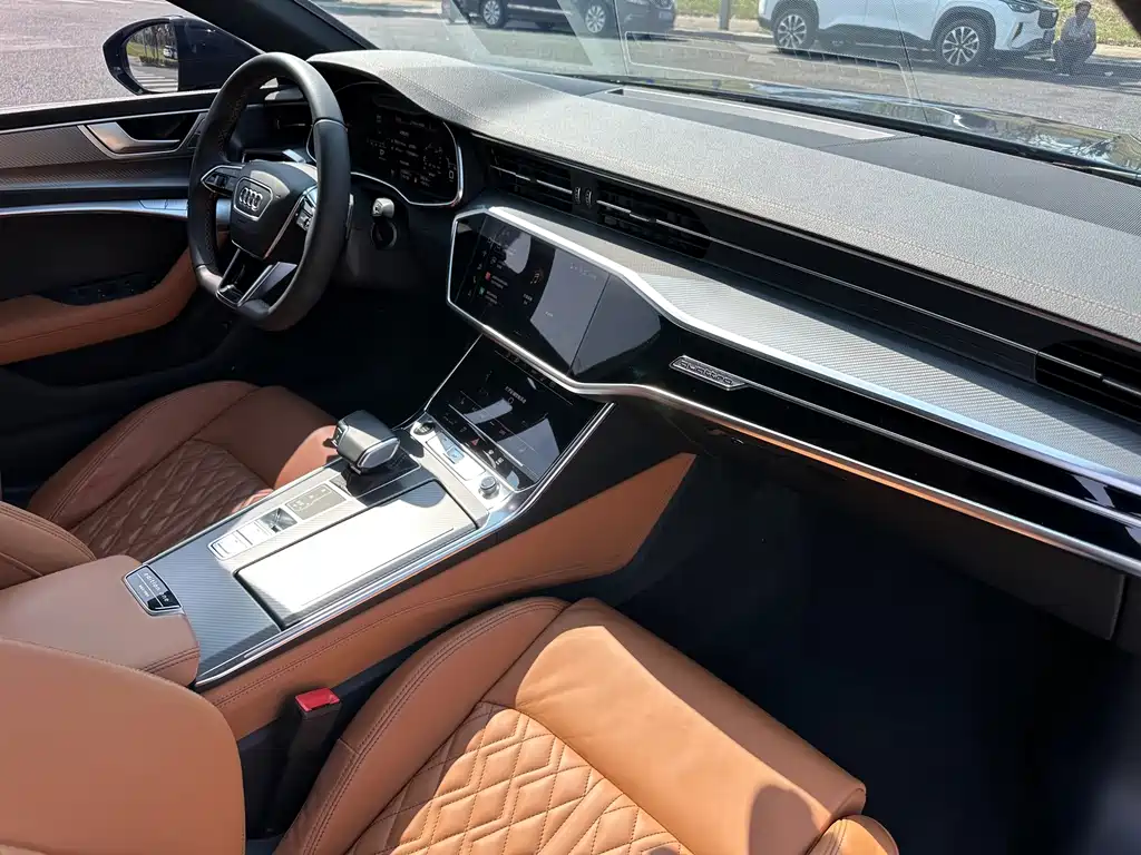 Audi A7L — фото 22