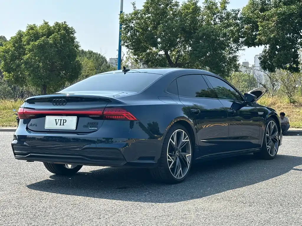 Audi A7L — фото 5