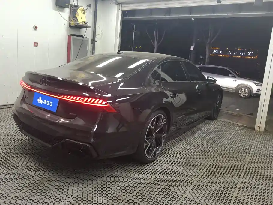 Audi A7L — фото 3