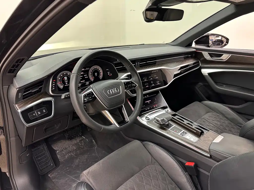 Audi A6L — фото 17