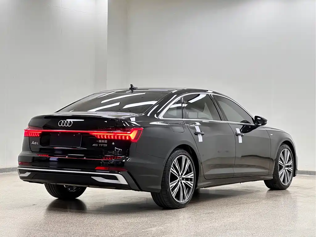 Audi A6L — фото 7