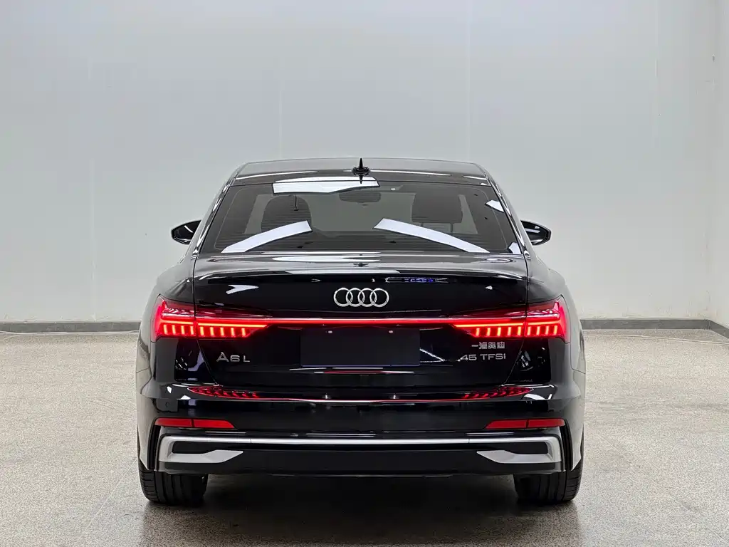 Audi A6L — фото 8
