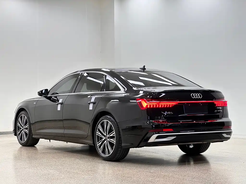 Audi A6L — фото 9