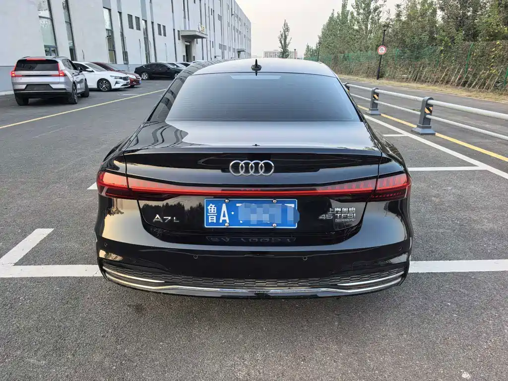 Audi A7L — фото 3