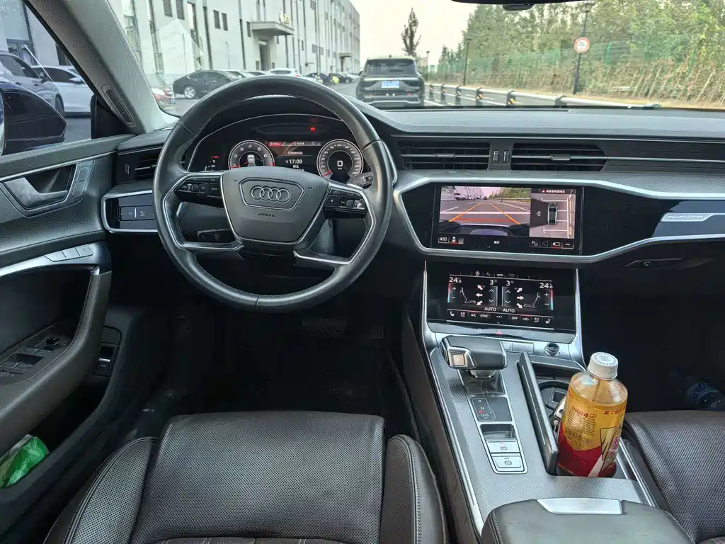 Audi A7L — фото 6