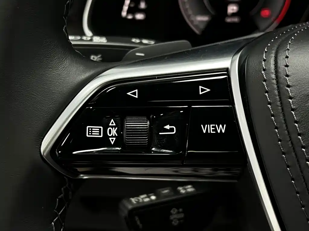 Audi A6L — фото 40