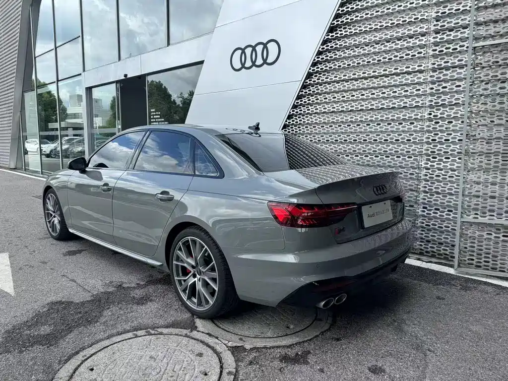 Audi S4 — фото 4