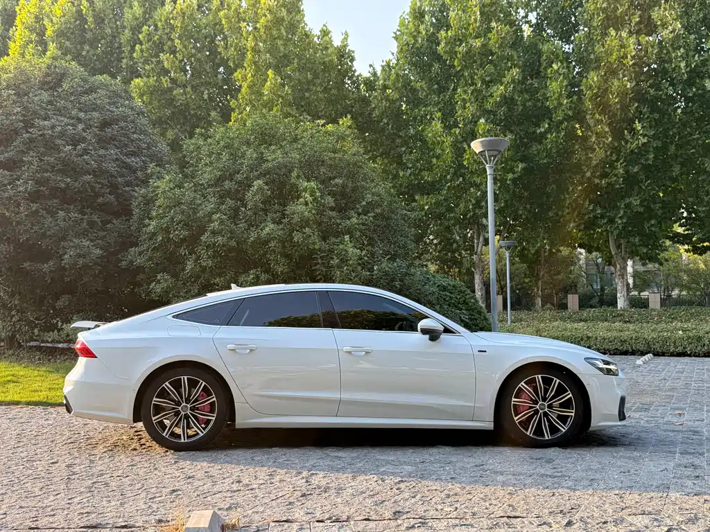 Audi A7 — фото 17