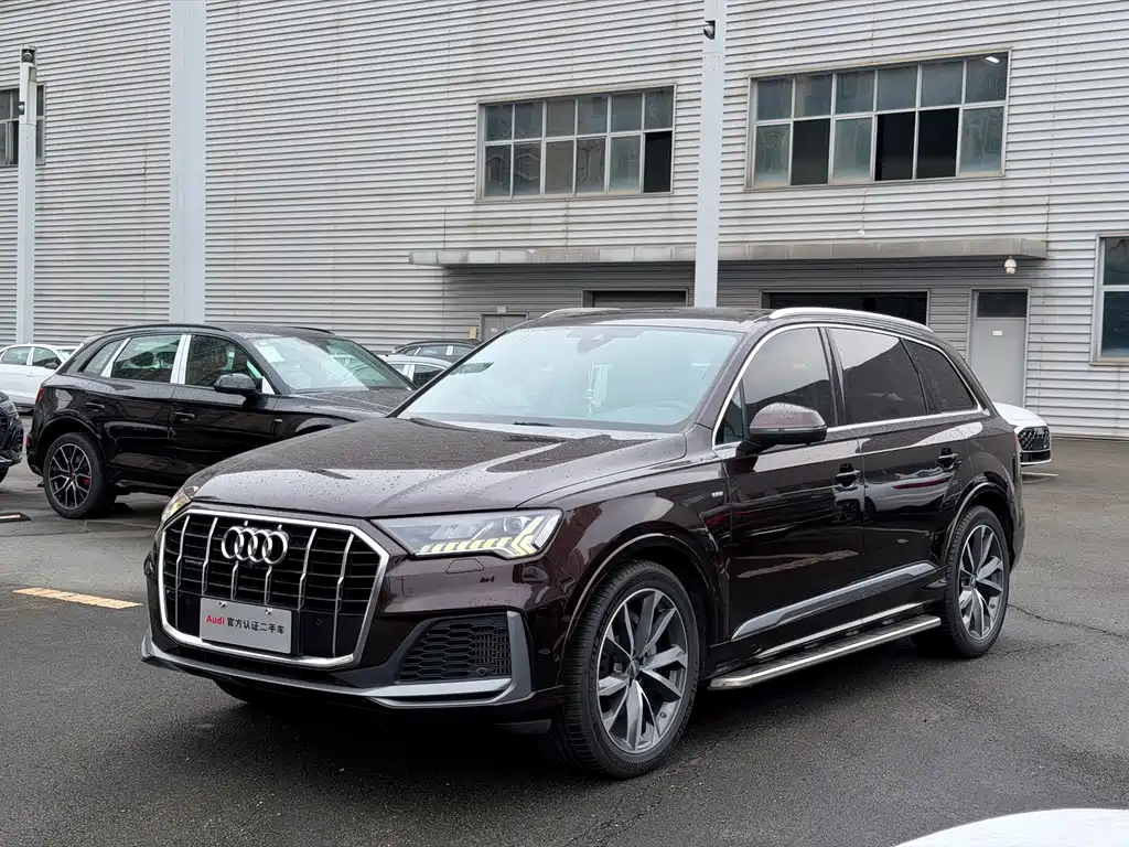 Audi Q7 — фото 14
