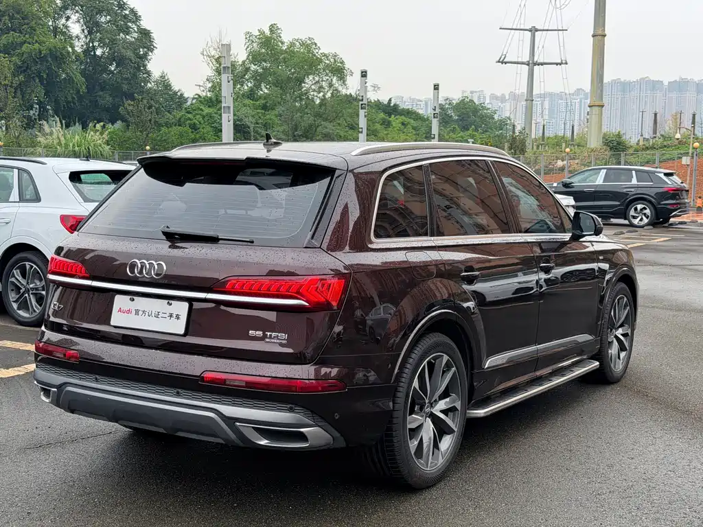 Audi Q7 — фото 19