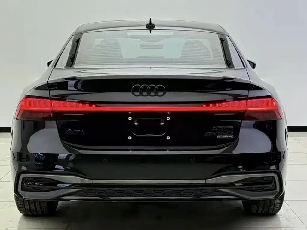 Audi A7L — фото 11
