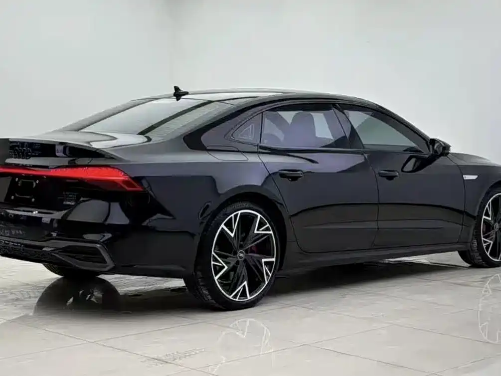 Audi A7L — фото 10