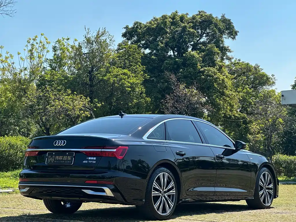 Audi A6L — фото 6