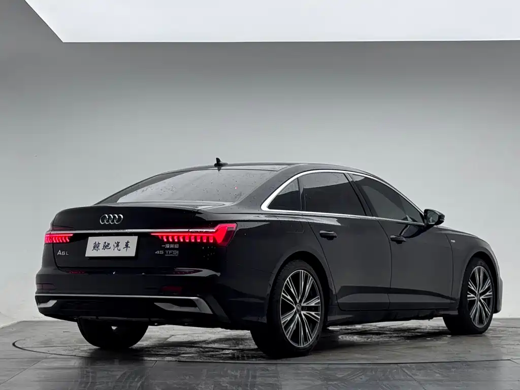 Audi A6L — фото 7