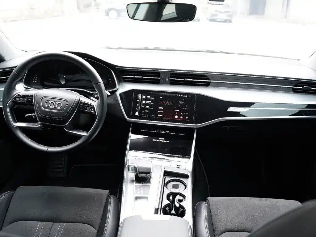 Audi A7L — фото 17