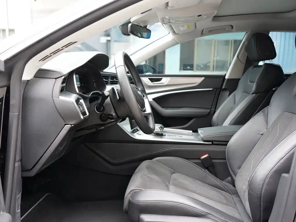 Audi A7L — фото 18