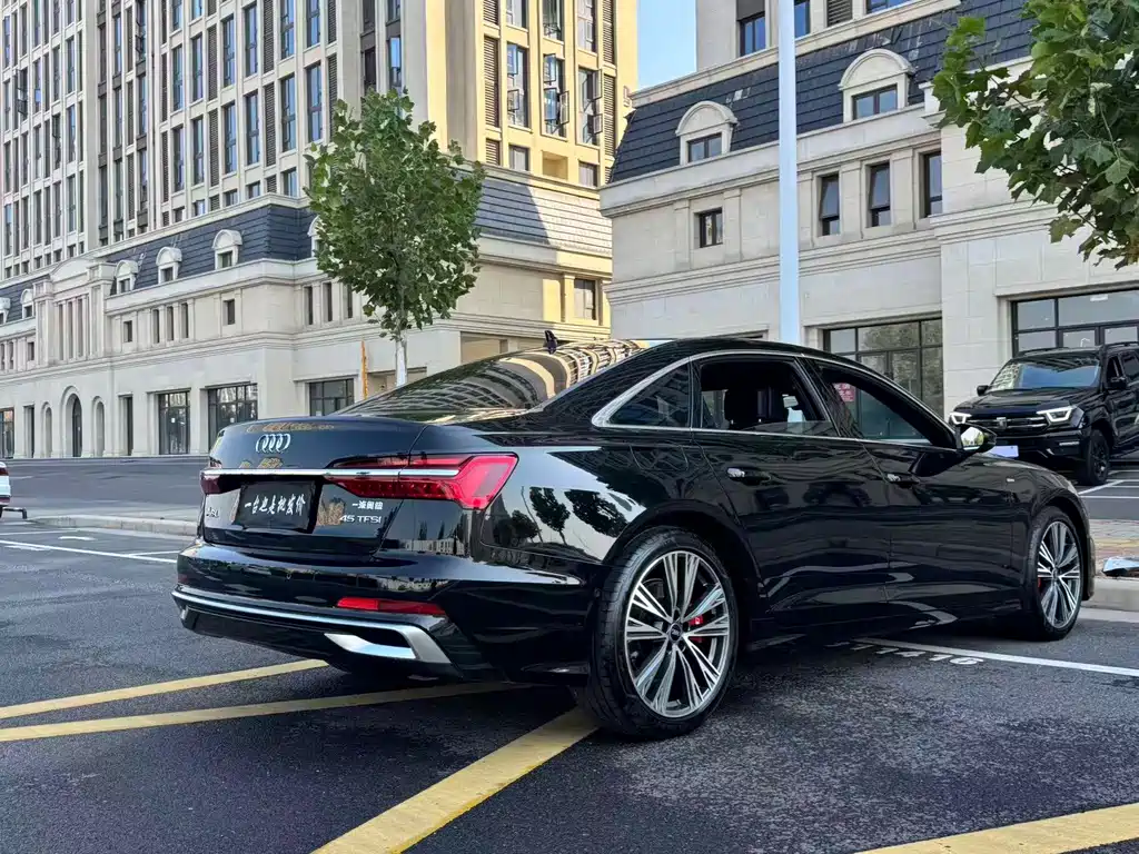 Audi A6L — фото 11
