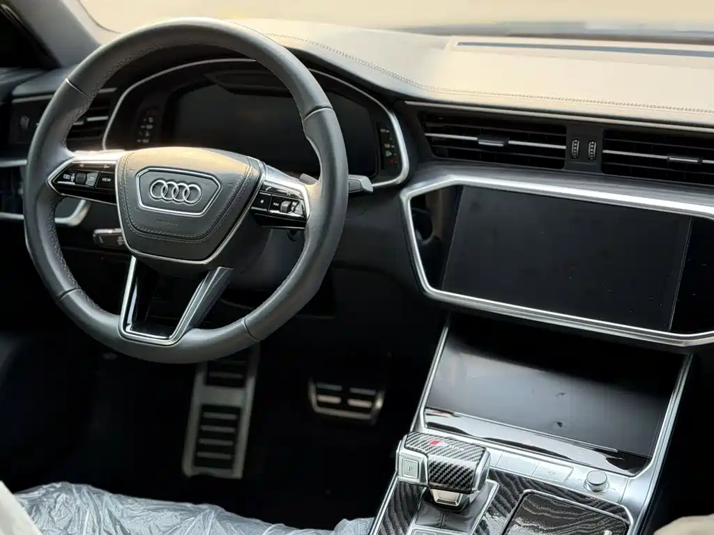 Audi A6L — фото 6