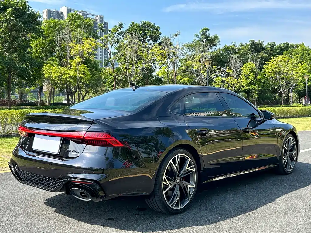 Audi A7L — фото 9
