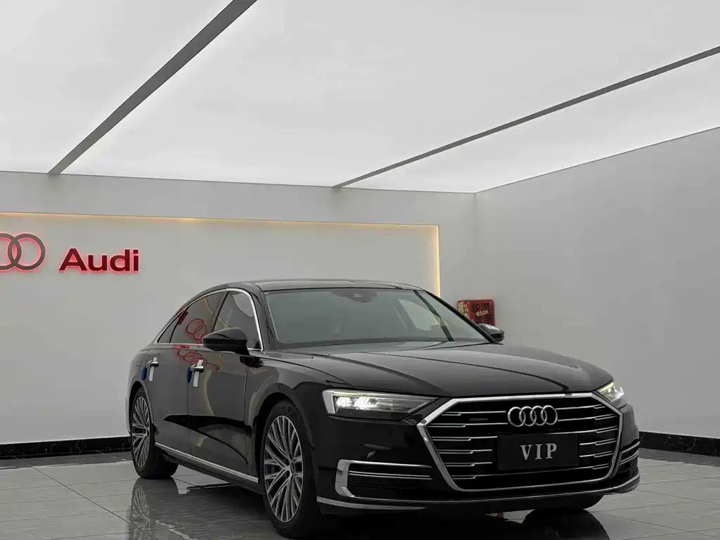 Audi A8 — фото 2