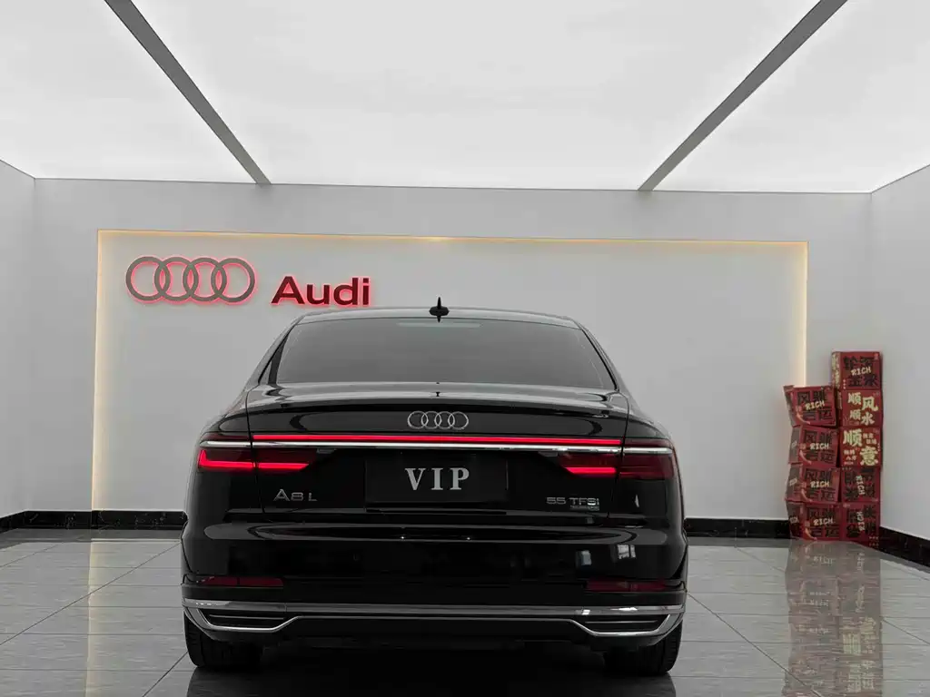 Audi A8 — фото 11
