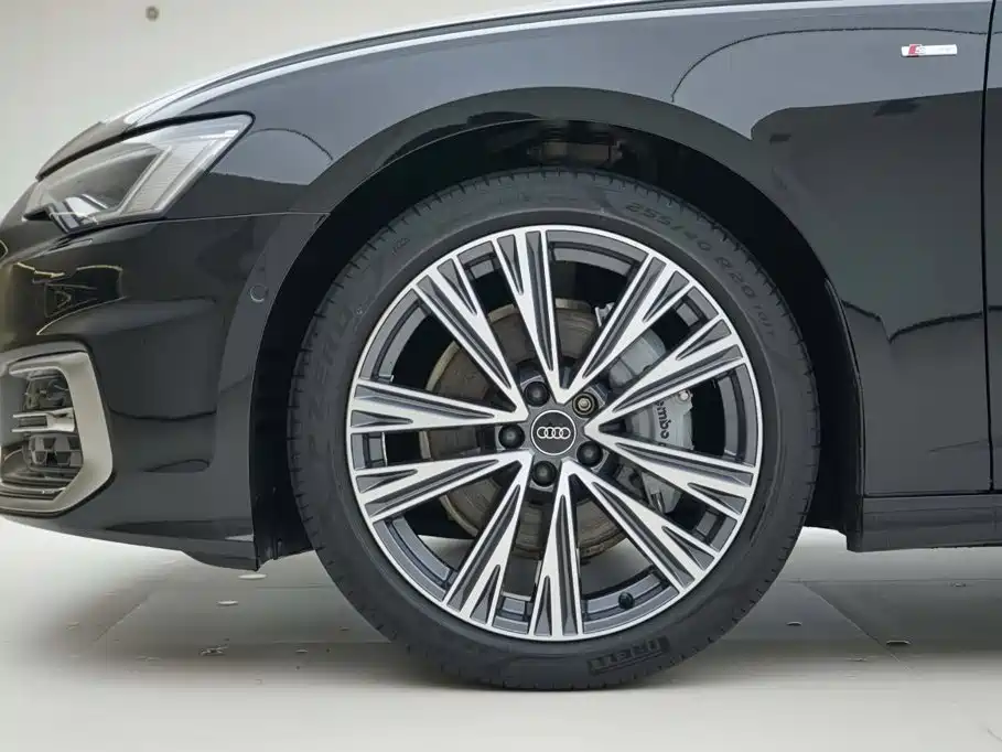 Audi A6L — фото 14