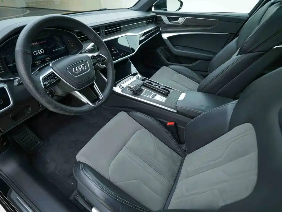 Audi A6L — фото 9