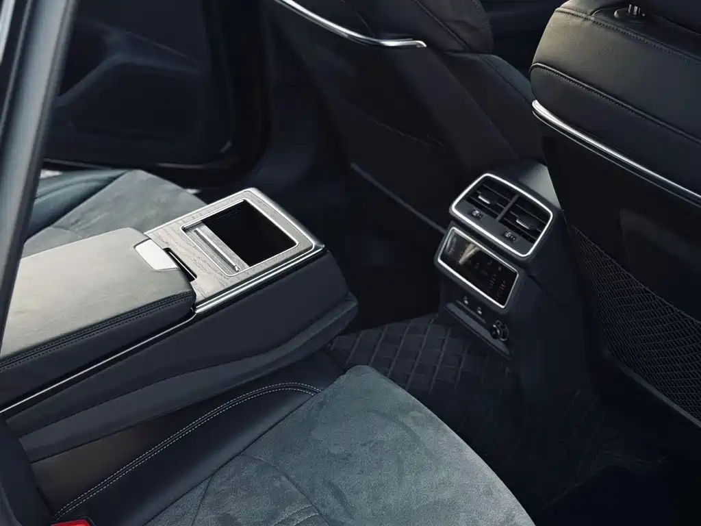 Audi A6L — фото 15