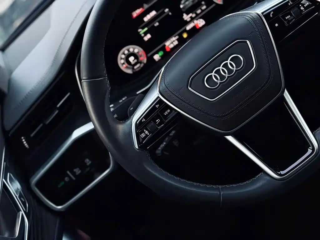 Audi A6L — фото 10