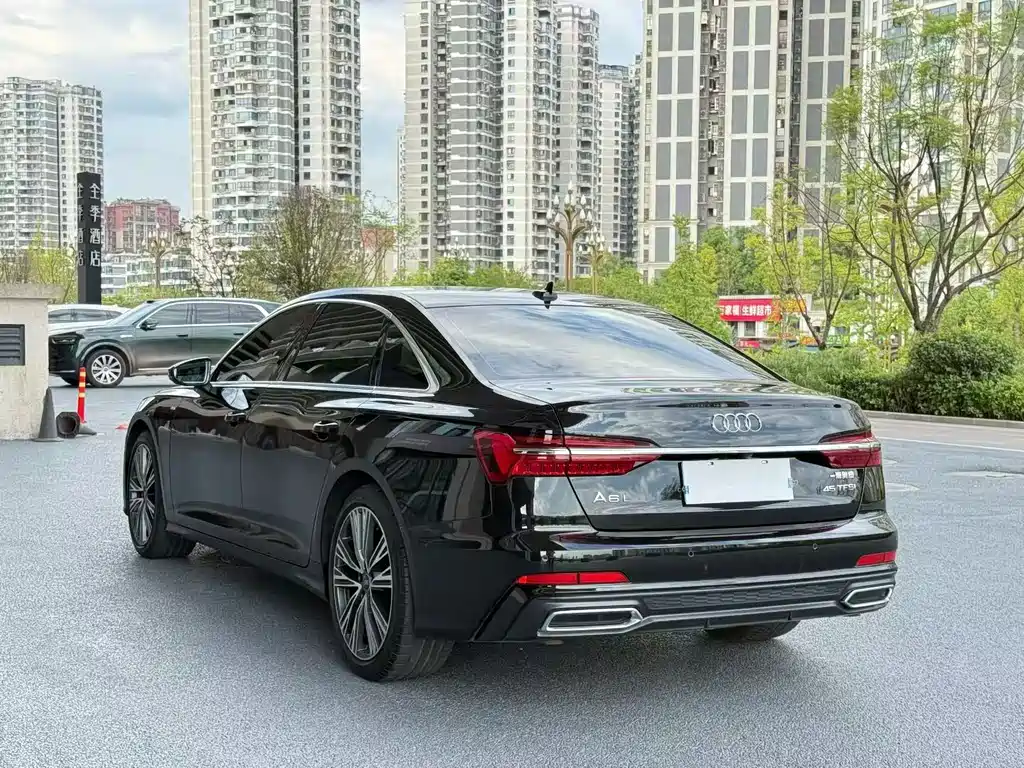Audi A6L — фото 7