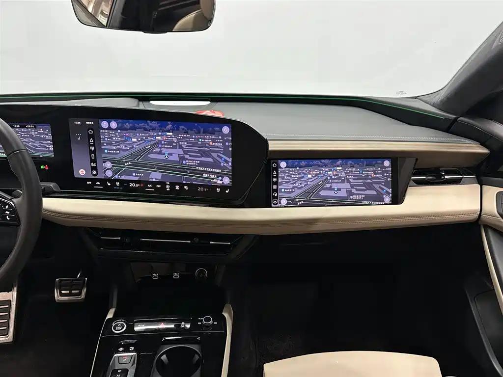 Audi A6L e-tron — фото 10