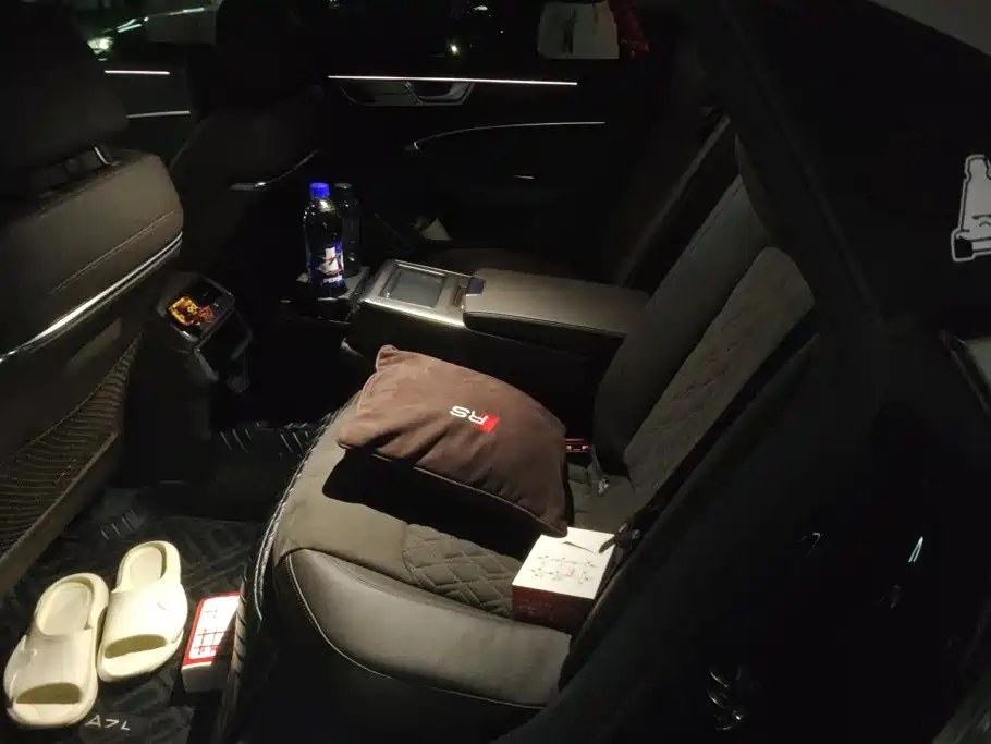 Audi A7L — фото 11