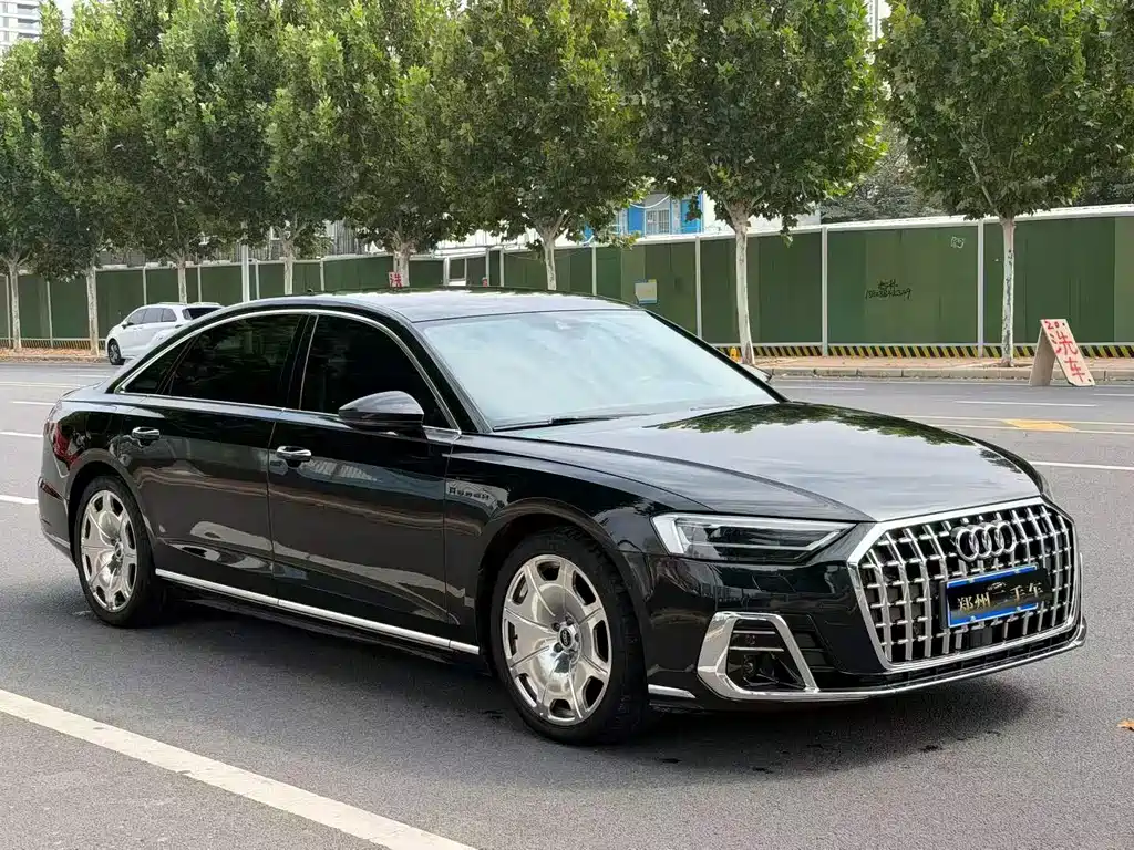 Audi A8 — фото 3