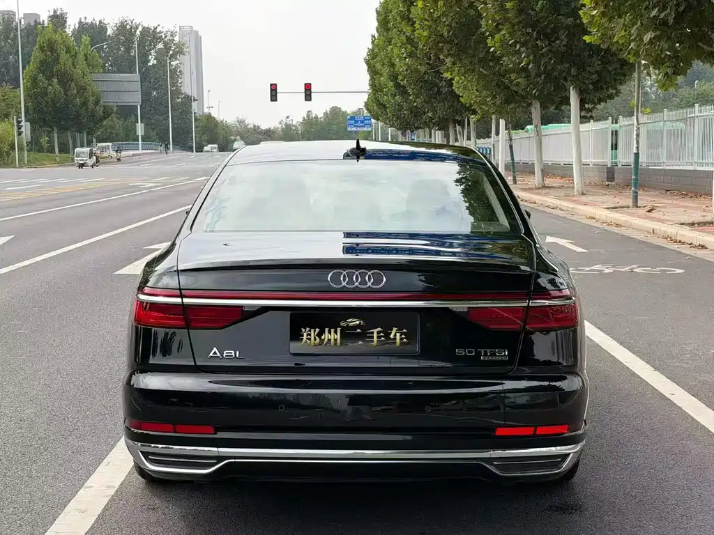 Audi A8 — фото 8