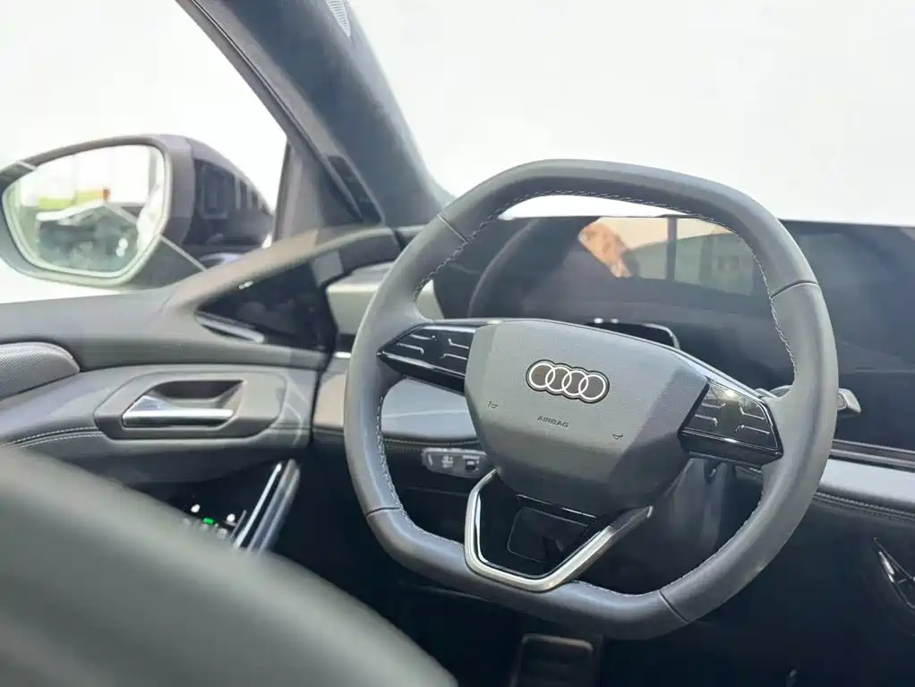 Audi A6L e-tron — фото 11