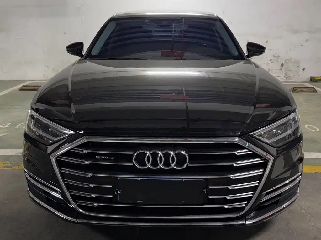 Audi A8 — фото 2