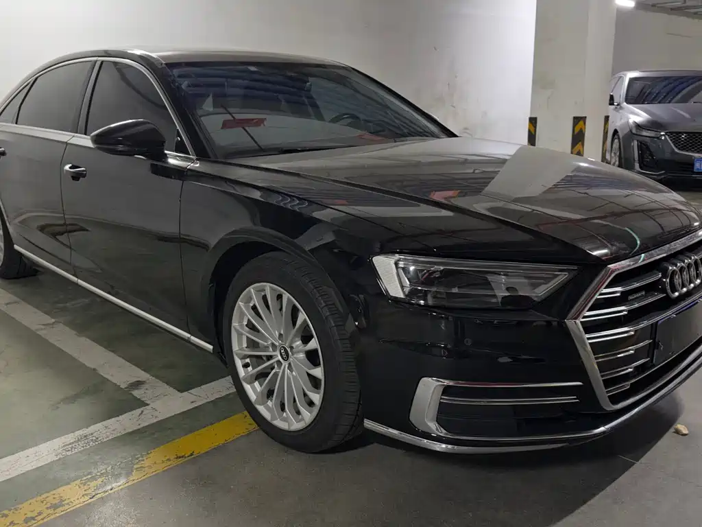 Audi A8 — фото 3